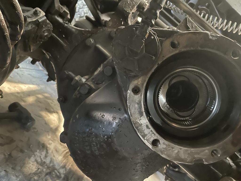 BR sons truck and trailer sevices | 358 Leila Ave, Winnipeg, MB R2V 1L9, Canada | Phone: (431) 276-9463