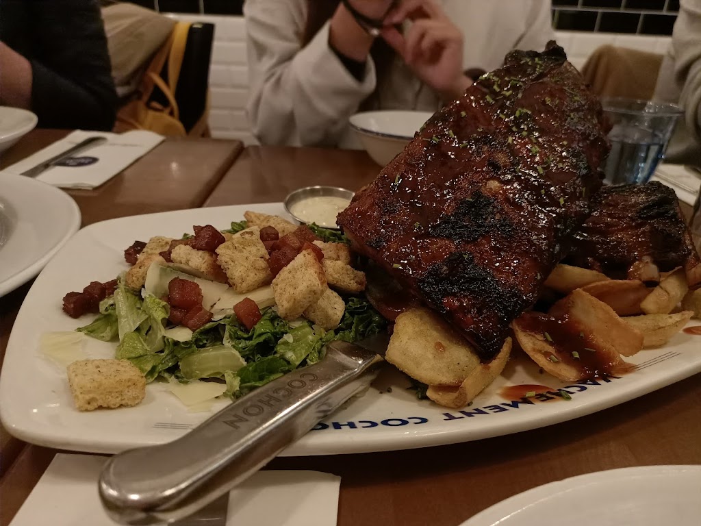 Le Petit Cochon Dingue | 24 Bd Champlain, Québec, QC G1K 4H7, Canada | Phone: (418) 694-0303