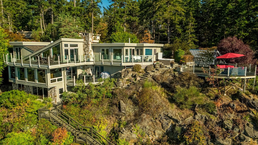 - STEPHEN POSTINGS - Victoria Real Estate | 2360 Beacon Ave, Sidney, BC V8L 1X3, Canada | Phone: (250) 812-3838
