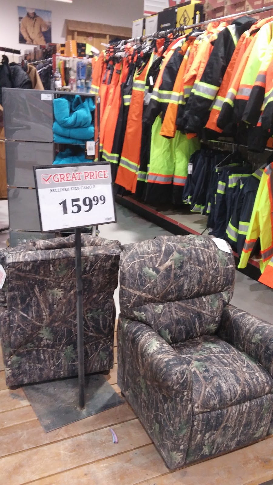 TSC Stores | 2756 Chamberland Nord St, Rockland, ON K4K 0B2, Canada | Phone: (613) 446-0175