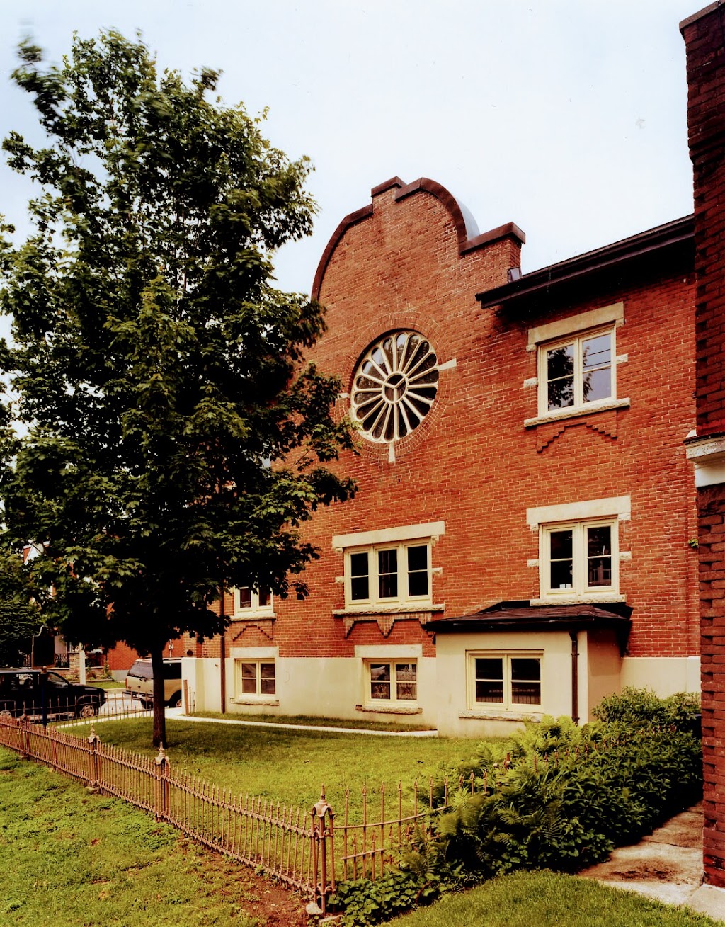 Congregation Knesseth Israel | 56 Maria St, Toronto, ON M6P 1W2, Canada | Phone: (416) 961-5556 ext. 216