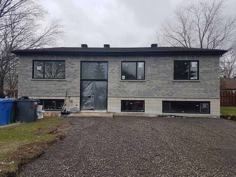 Les Toitures E Bourgeois Inc - Couvreur Brossard et Rive-Sud | 1340 Boul Provencher Local 1, Brossard, QC J4W 1Z2, Canada | Phone: (514) 559-1844