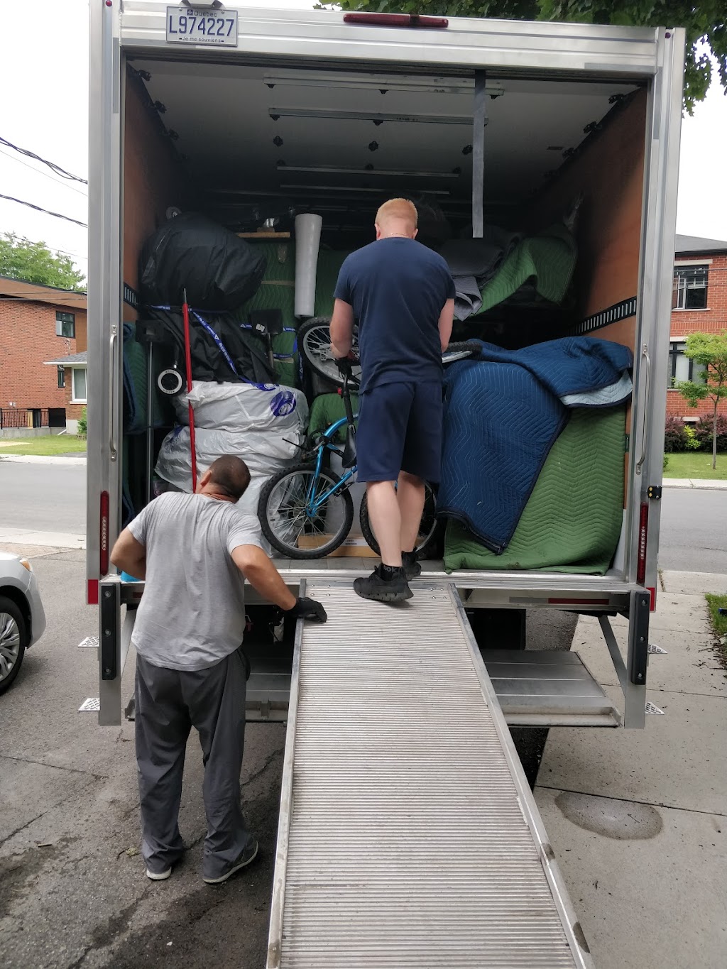 Easy Move Montreal Inc | 12 Rue Saint-Luc, Châteauguay, QC J6K 1Z8, Canada | Phone: (514) 578-6903