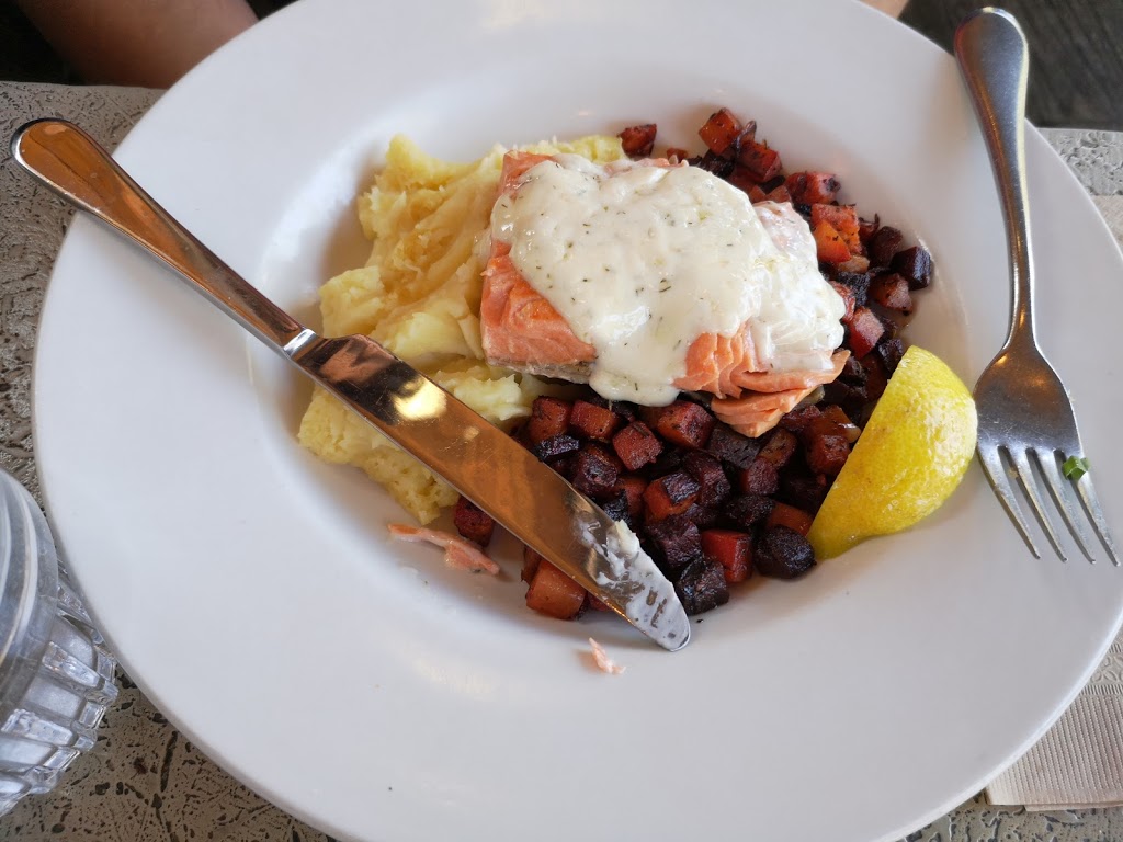 Trolls Restaurant | 6408 Bay St, West Vancouver, BC V7W 2H1, Canada | Phone: (604) 921-7755