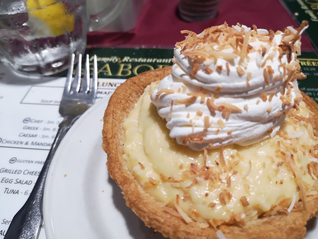 Neabors Family Restaurant | 401 Kent St W, Lindsay, ON K9V 4Z1, Canada | Phone: (705) 324-1862