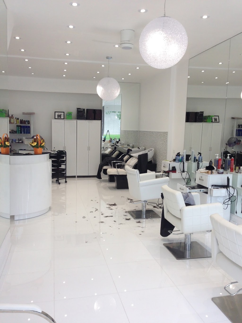 The Jagged Edge Hair Studio | 312 Rustic Rd, North York, ON M6L 1W5, Canada | Phone: (416) 784-3556