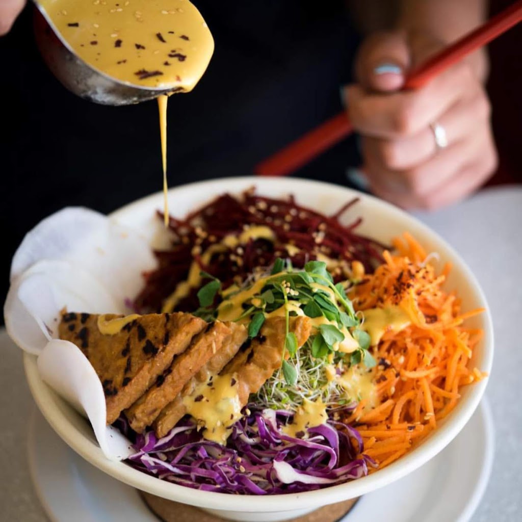 Aux Vivres Plateau | 4631 Boul St-Laurent, Montréal, QC H2T 1R2, Canada | Phone: (514) 842-3479