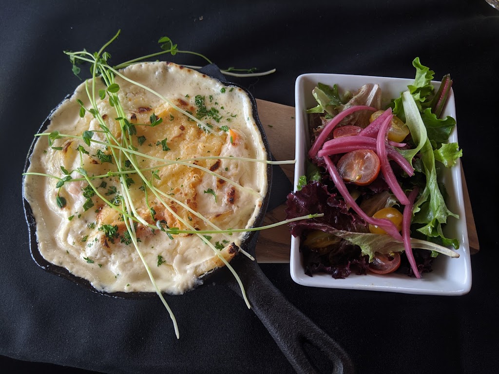 Sawyers Nook | 1 Whitehorn Rd, Lake Louise, AB T0L 1E0, Canada | Phone: (403) 522-3555