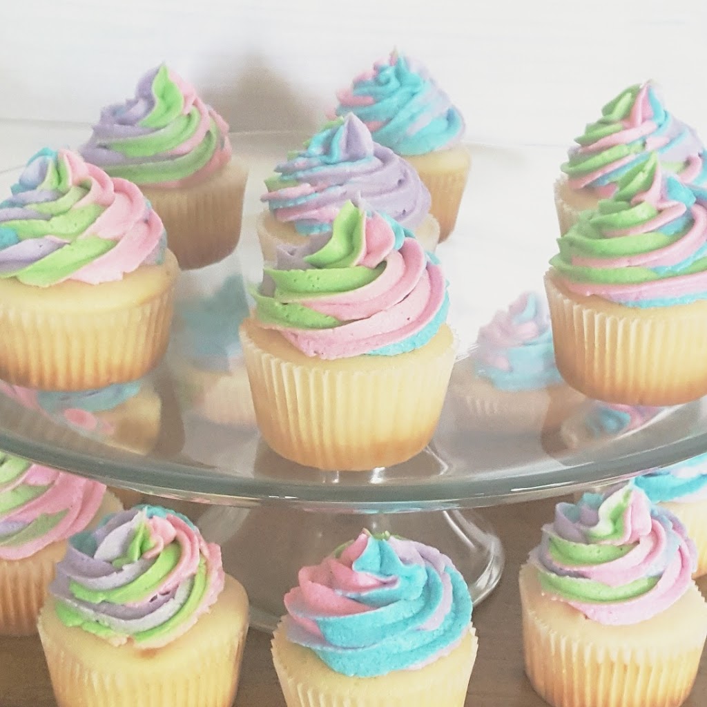 Cakes N Confections | 42 Arundel Rd, Winnipeg, MB R2J 2K9, Canada | Phone: (204) 588-2088