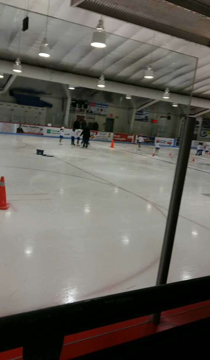 Arena Lucerne | 1750 Rue de Neuville, Laval, QC H7M 2E2, Canada | Phone: (450) 662-4968