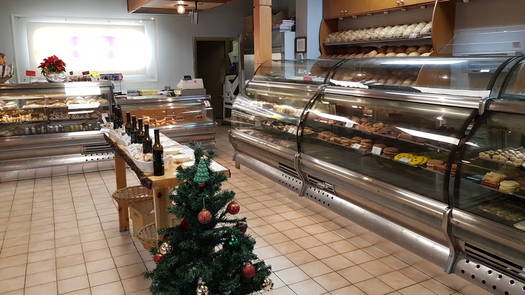 Westview Bakery | 2601 Westview Dr #788, North Vancouver, BC V7N 3X4, Canada | Phone: (604) 987-6937