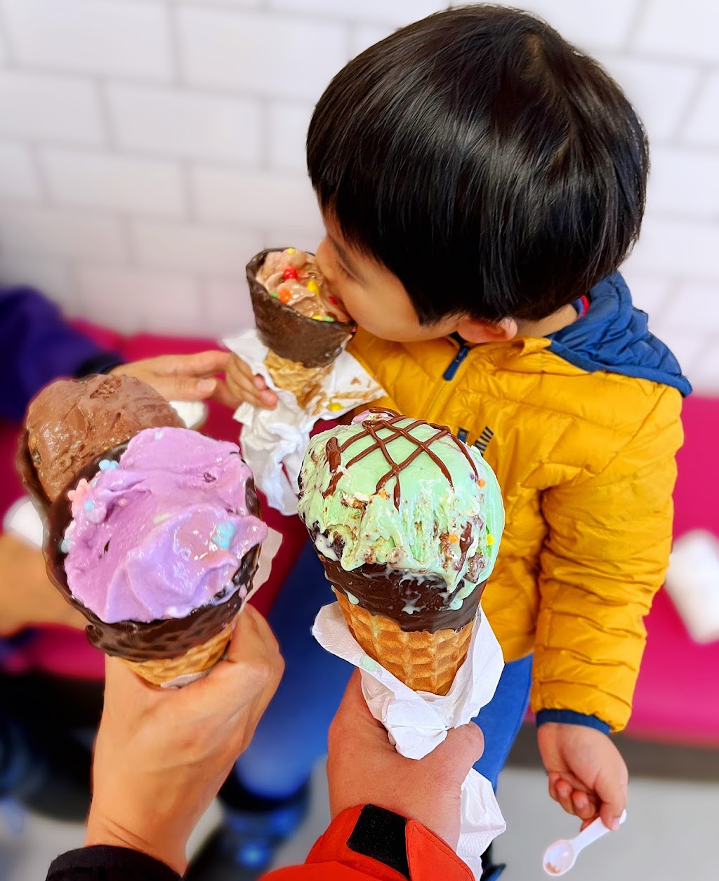 Marble Slab Creamery | 423 10 St NW, Calgary, AB T2N 1W1, Canada | Phone: (587) 350-3003