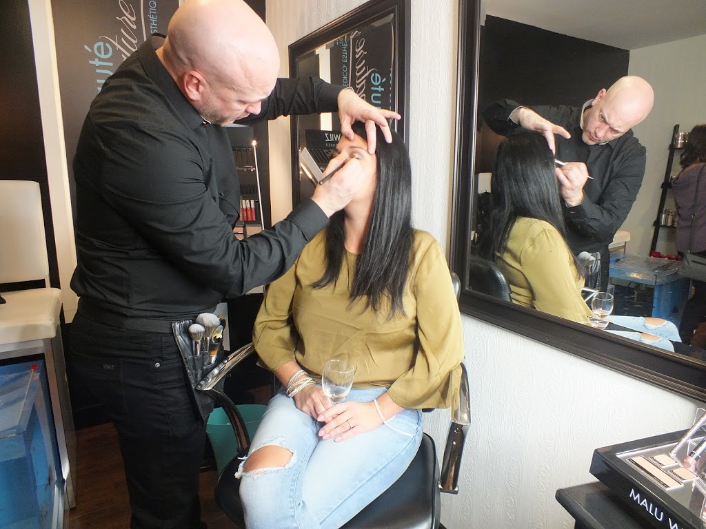 Coiffure Distinctive Beauport | 2150 Avenue Deblois, Québec, QC G1E 3V7, Canada | Phone: (581) 741-7410