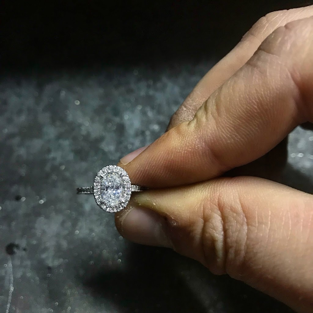 Aristor Jewelry | 3842 Boul Notre-Dame, Laval, QC H7V 1R9, Canada | Phone: (450) 688-7899