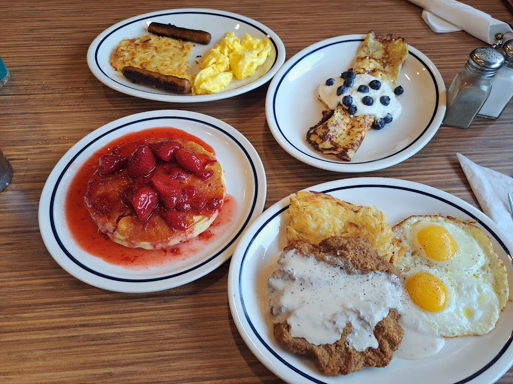 IHOP Belleville | 902 Wallbridge Loyalist Rd, Belleville, ON K8N 4Z5, Canada | Phone: (613) 969-4451