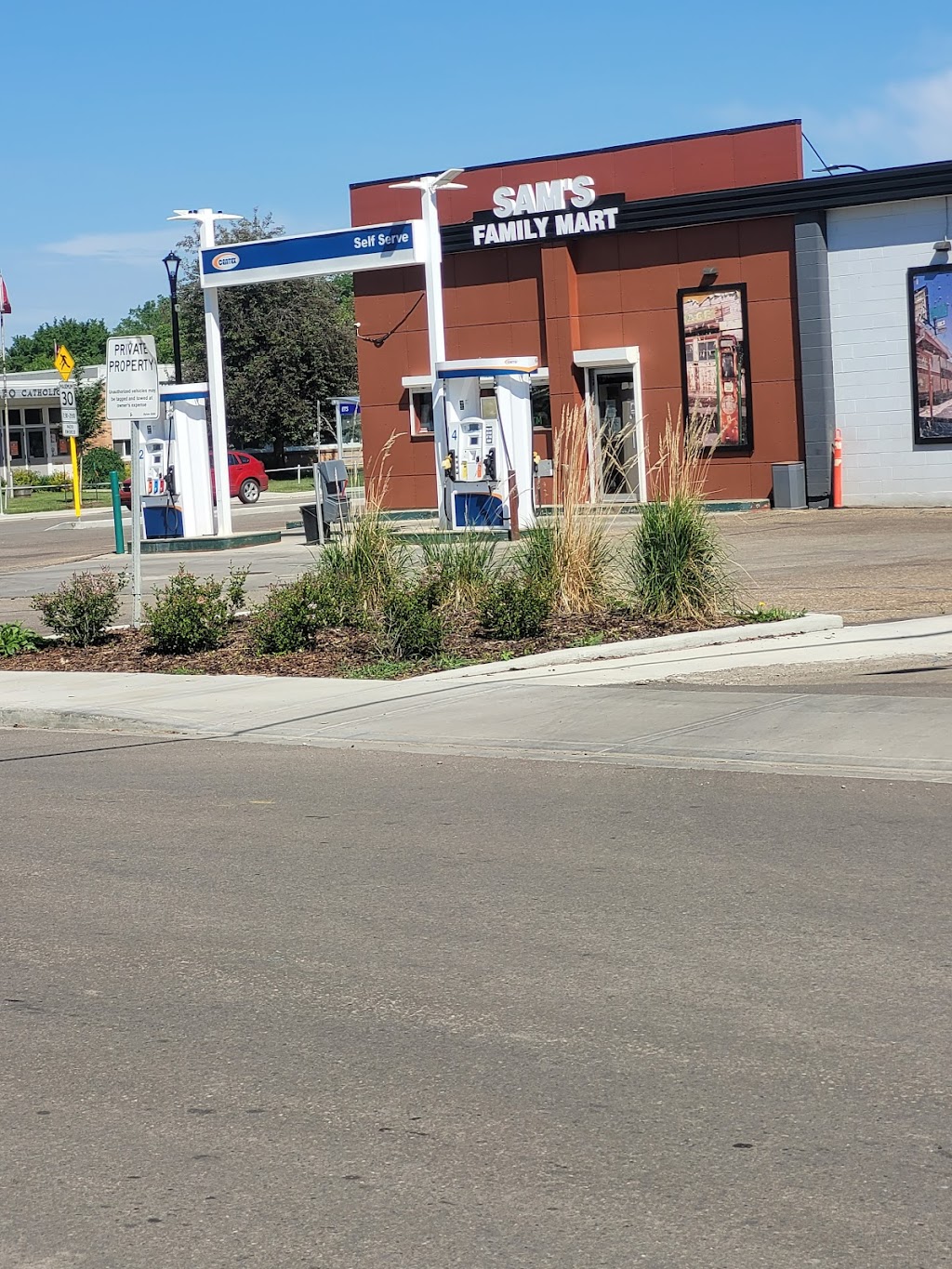 Sams Family Mart | 12111 54th St. NW, Edmonton, AB T5W 3N4, Canada | Phone: (780) 250-7865