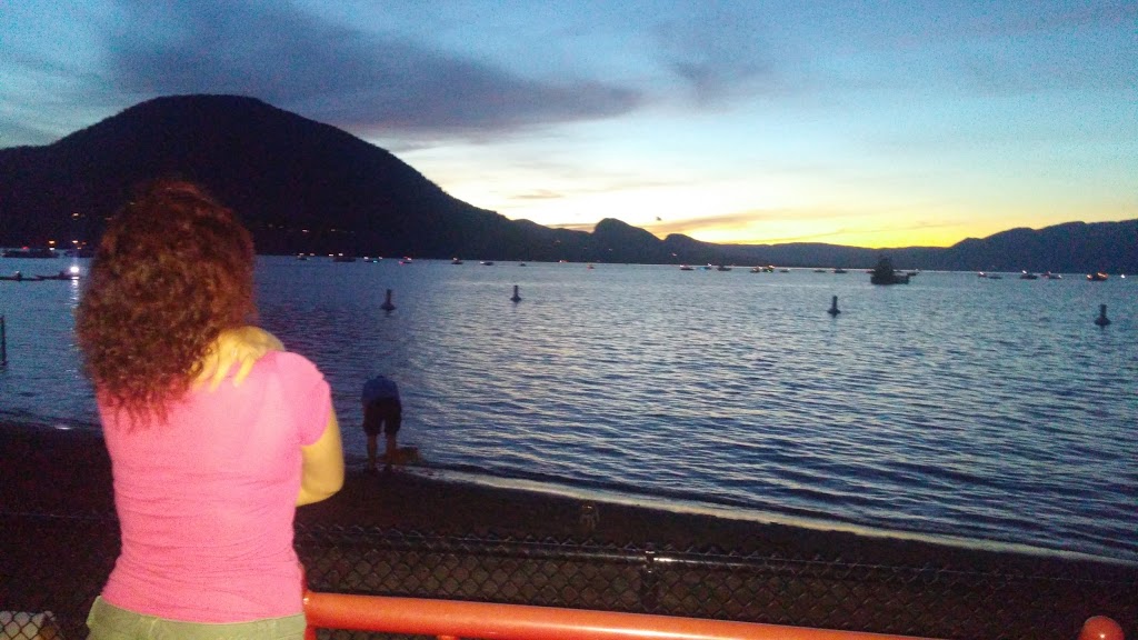 Okanagan Lake Park Dog Beach | 11-, 15 Ellis St, Penticton, BC V2A 4L4, Canada