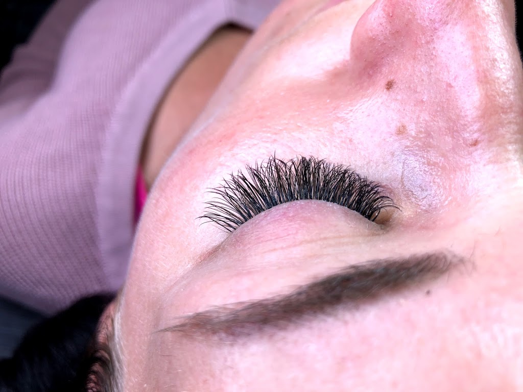 Blink Beauty Bar | 20 Great Gabe Cres, Oshawa, ON L1L 0G6, Canada | Phone: (289) 927-2098