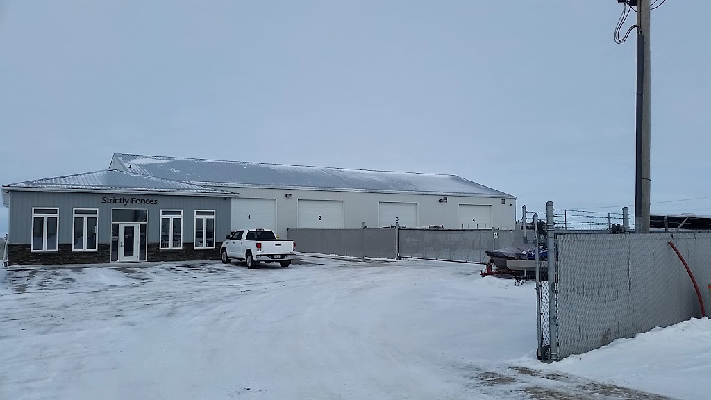 Strictly Fences | 1845 Paul Dr, Moose Jaw, SK S6H 4P8, Canada | Phone: (306) 692-4303