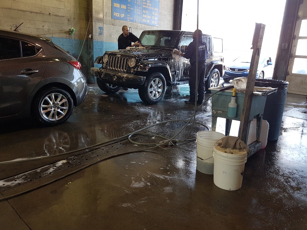 Lave Auto 1Loti carwash | 8969 Rue Airlie, LaSalle, QC H8R 2A2, Canada | Phone: (514) 365-6178