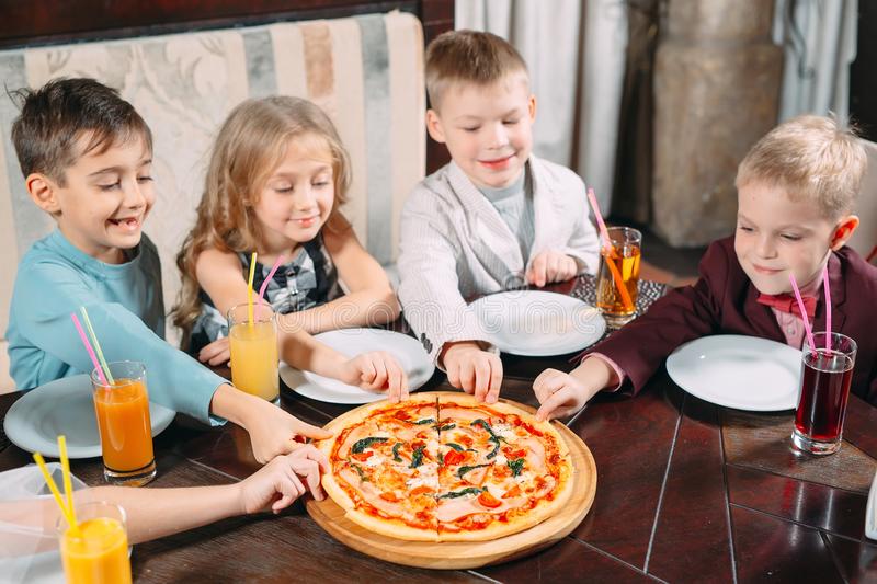 Gas and country (pizza) | 5614 Hwy 620, Wollaston, ON K0L 1P0, Canada | Phone: (613) 337-0190