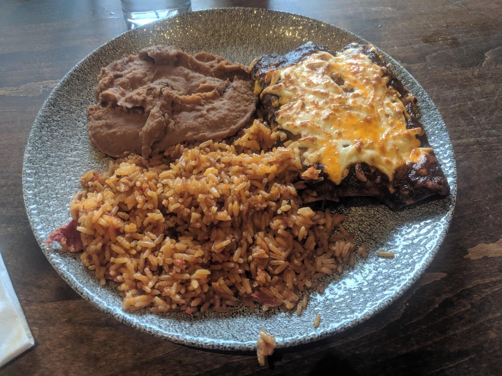 El Guaco | 13039 Tecumseh Rd E, Windsor, ON N8N 3T4, Canada | Phone: (519) 739-6189
