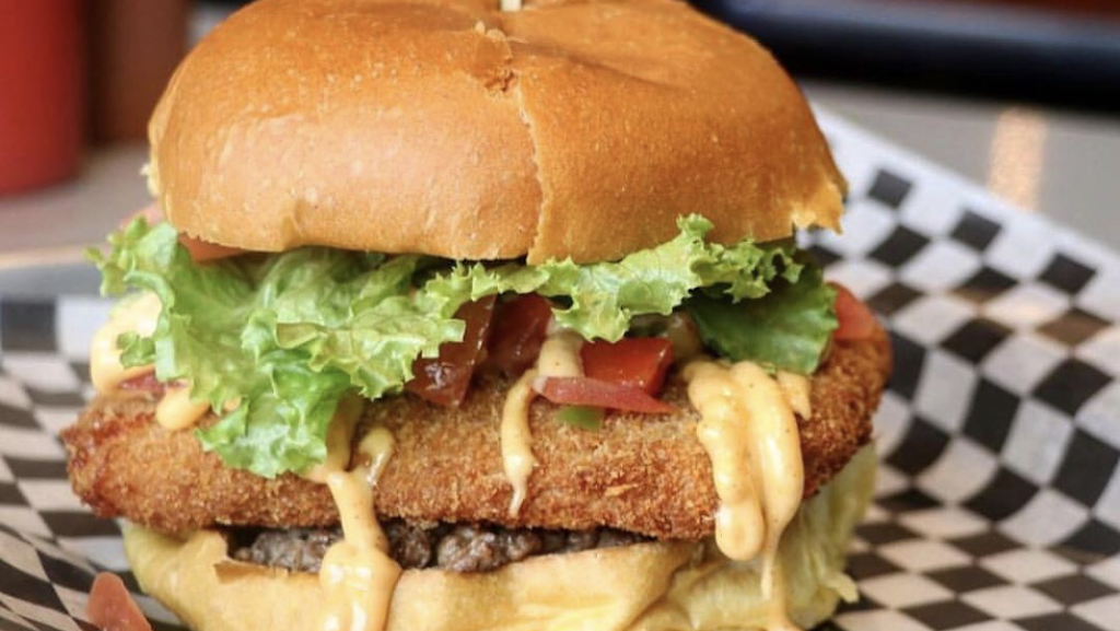 Top Gun burger | 3-5955 Latimer Dr, Mississauga, ON L5V 0B7, Canada | Phone: (905) 542-0999