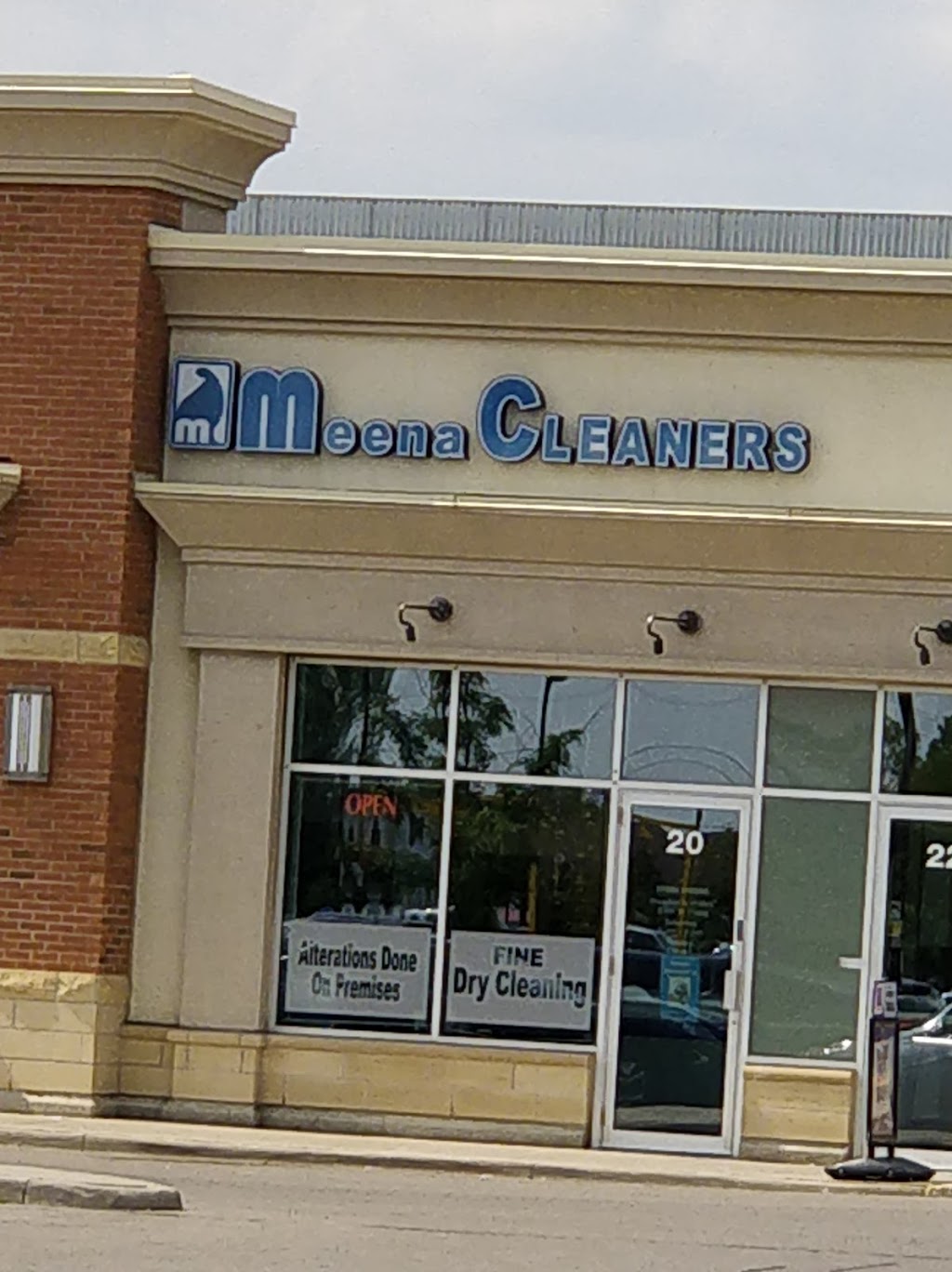 Meena Cleaners | 7070 St Barbara Blvd, Mississauga, ON L5W 0E6, Canada | Phone: (905) 670-2584