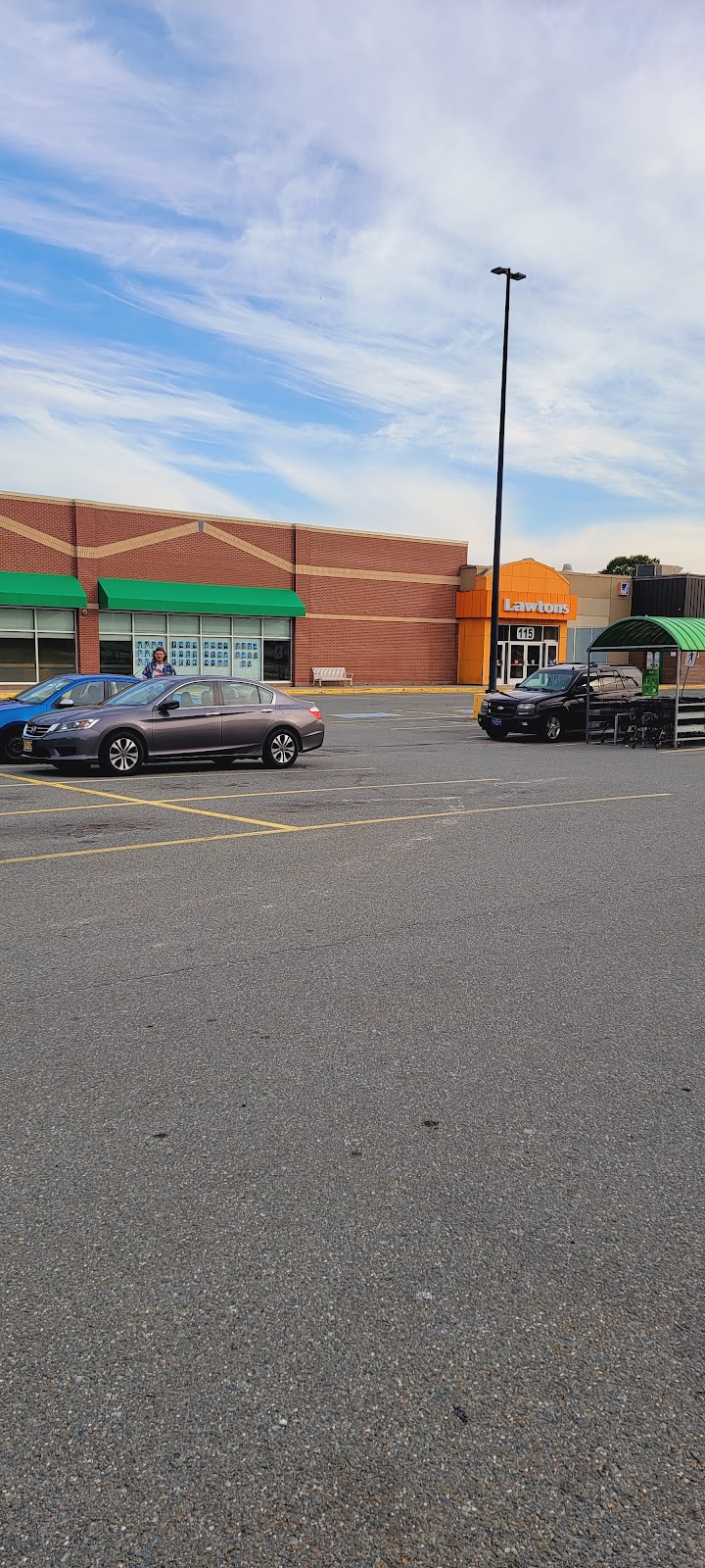 Lawtons Drugs Shelburne | 115 King St, Shelburne, NS B0T 1W0, Canada | Phone: (902) 875-3007