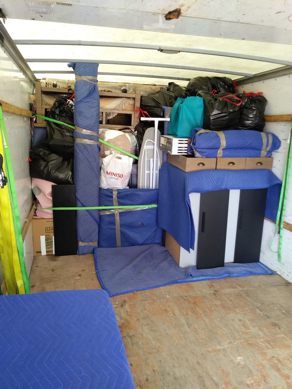 Montgomery Moving Co. | 2034 E 1st Ave, Vancouver, BC V5N 1B5, Canada | Phone: (604) 710-5253