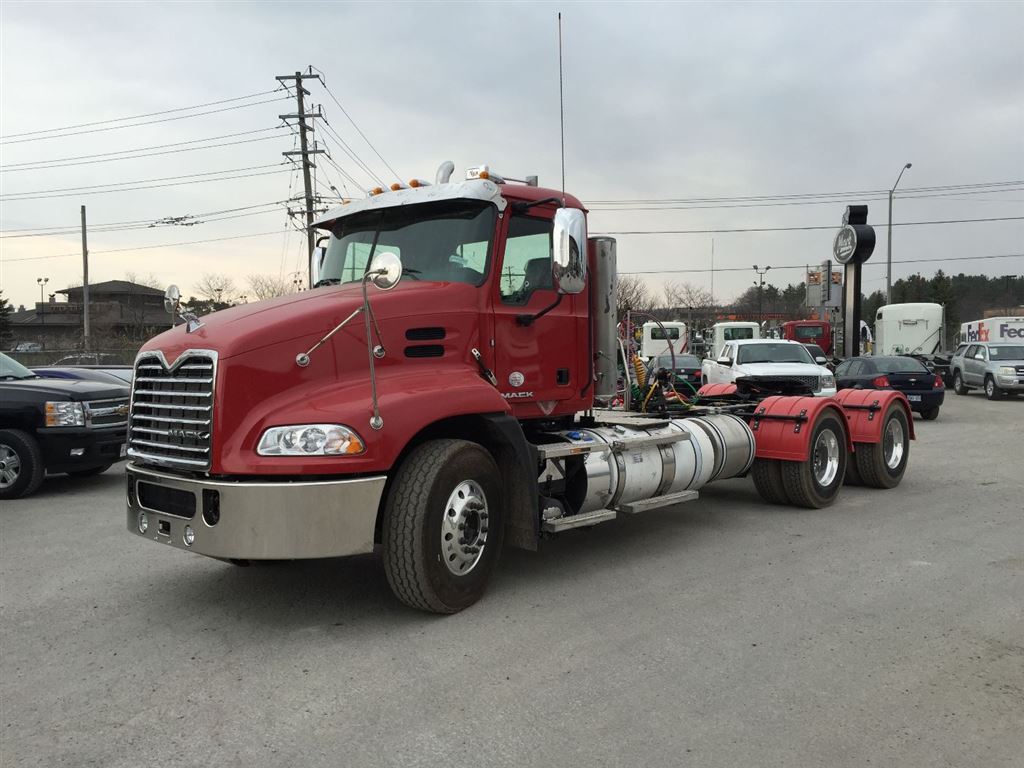 Mid Ontario Truck Centre | 2400 Kirby Rd, Maple, ON L6A 4R6, Canada | Phone: (289) 553-2400