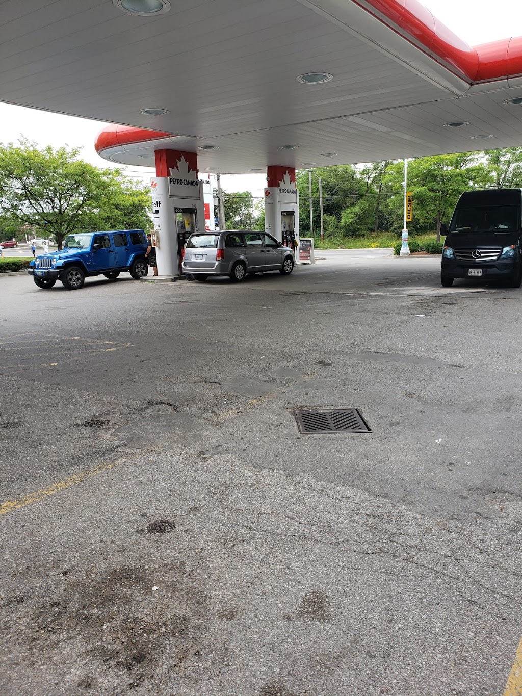 Petro-Canada | 2205 Jane St, North York, ON M3M 1A5, Canada | Phone: (416) 248-9814