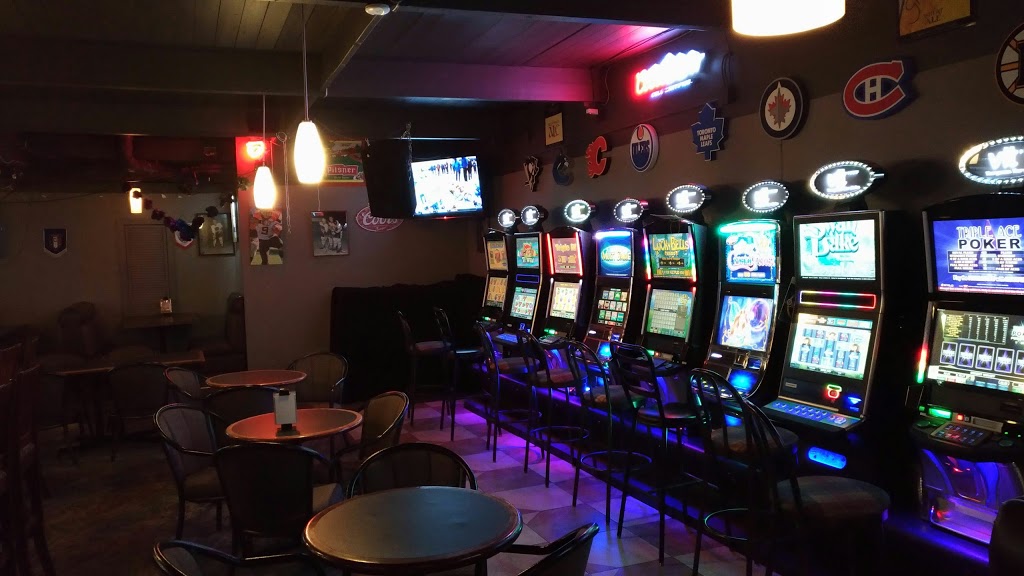 Tops Pizza & Steak House | 9919 Fairmount Dr SE, Calgary, AB T2J 0S3, Canada | Phone: (403) 278-1511
