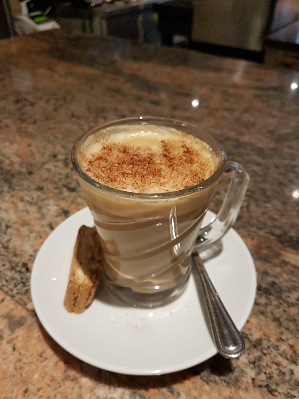 Caffe Bistro La Piazza | 3055 Rue Villeray, Montréal, QC H2A 1E8, Canada | Phone: (514) 727-8844