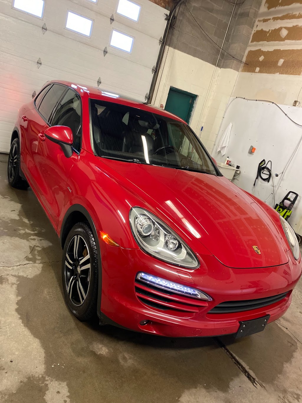 Luka Carwash & Detailing | 2489 Del Zotto Ave, Gloucester, ON K1T 3V6, Canada | Phone: (514) 699-1990