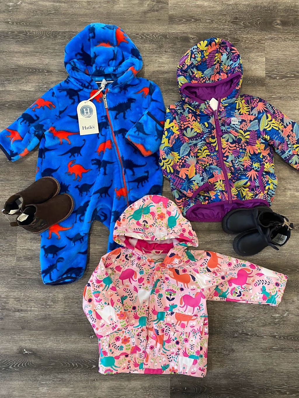 LOVEY pre-loved | 137 Byron St N Ground Floor, Whitby, ON L1N 4M8, Canada | Phone: (905) 441-7494
