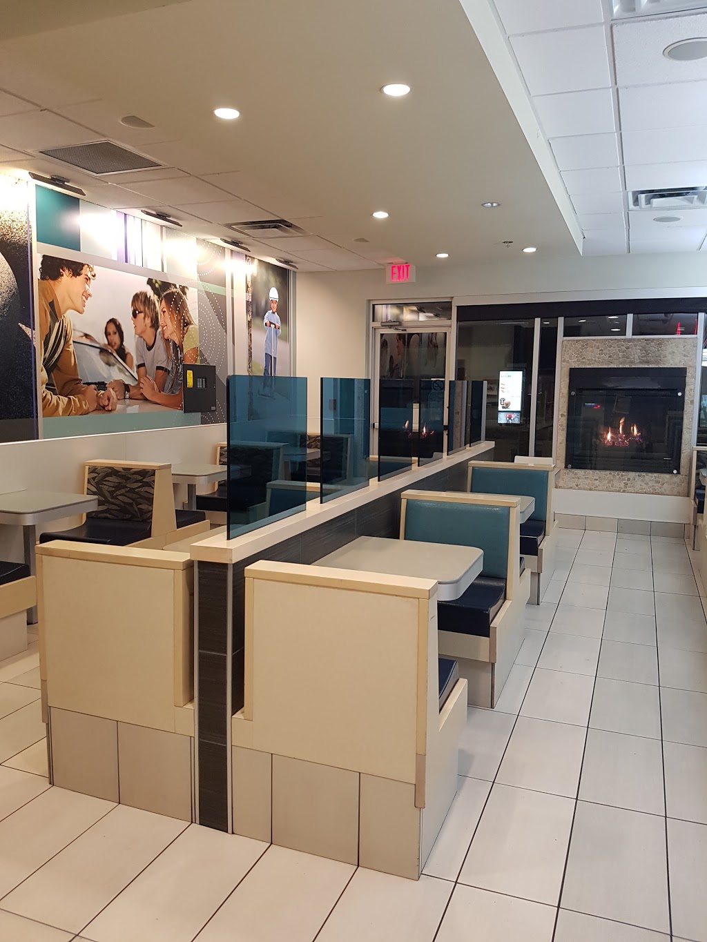 McDonalds | 6675 Mary Ellen Dr, Nanaimo, BC V9V 1T7, Canada | Phone: (250) 390-7000