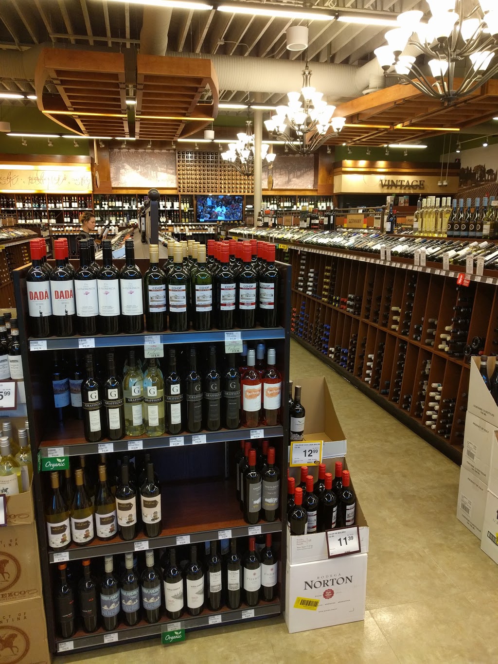 Co-op Wine Spirits Beer Kensington | 2530 Kensington Rd NW, Calgary, AB T2N 3S3, Canada | Phone: (403) 229-9617