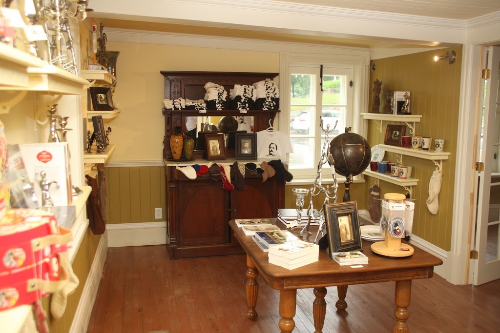 Maison Louis-Cyr | 215 Rue Sainte-Louise, Saint-Jean-de-Matha, QC J0K 2S0, Canada | Phone: (450) 886-1666