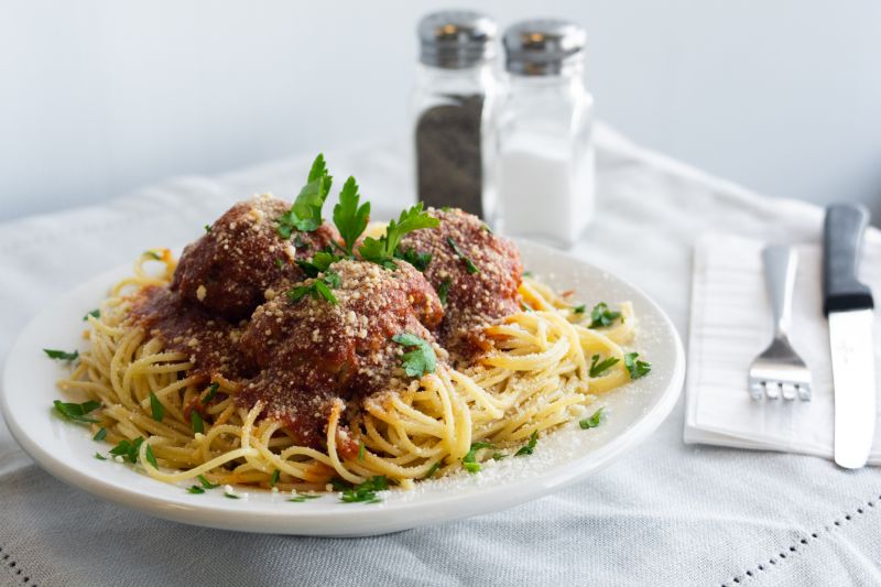 G&L European Cuisine | 134 Speers Rd, Oakville, ON L6K 2E7, Canada | Phone: (905) 844-4711