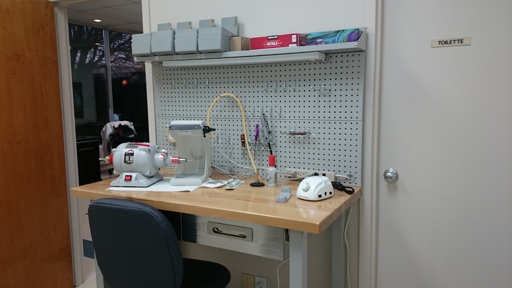 Nancy Bibeau denturologiste | 161 Rue Angus S #2, East Angus, QC J0B 1R0, Canada | Phone: (819) 571-9830