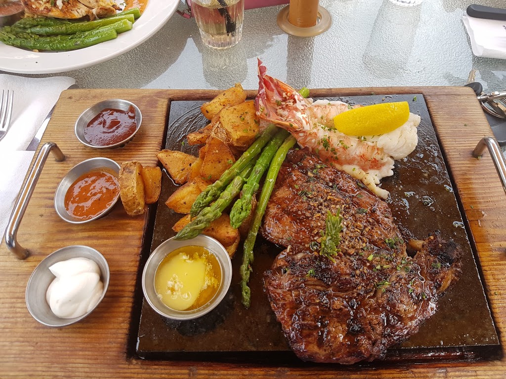 Barcelos Restaurant & Grill | 22 Sunnidale Rd, Wasaga Beach, ON L9Z 2S8, Canada | Phone: (705) 429-3685