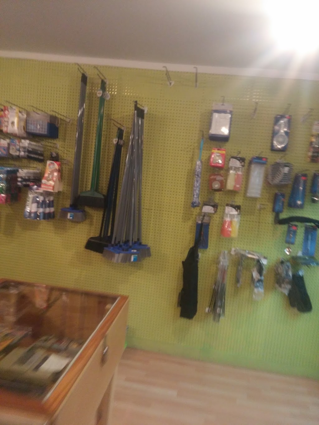 Chez Oncle Picsous | 269 Boulevard St Luc, Asbestos, QC J1T 2V8, Canada | Phone: (819) 716-0616