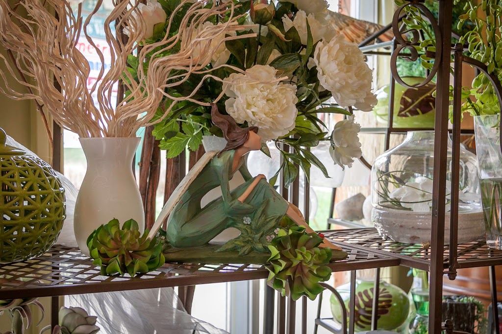 Les Reines des Prés Fleuriste | 224A Chemin du Lac-Millette, Piedmont, QC J0R 1R3, Canada | Phone: (450) 227-9900