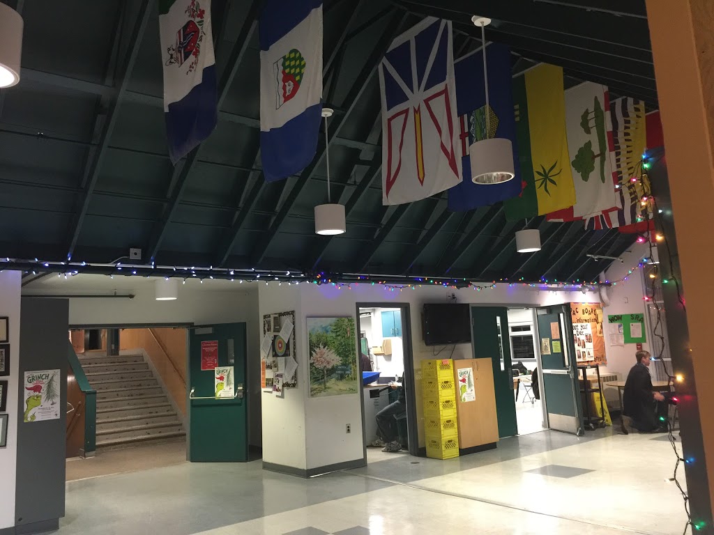 Montroyal Elementary School | 5310 Sonora Dr, North Vancouver, BC V7R 3V8, Canada | Phone: (604) 903-3650