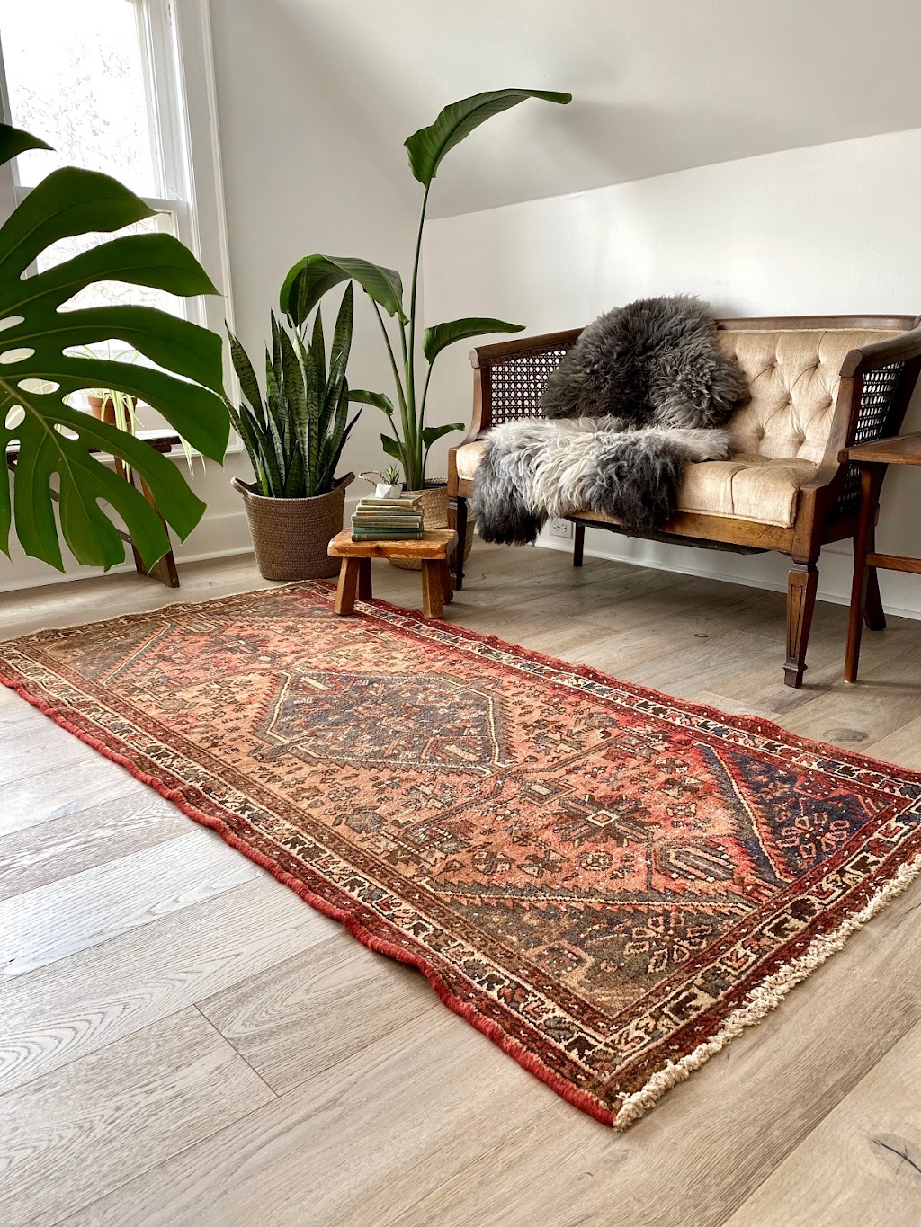 Woven Kin Home (formerly Petrichor Vintage Co.) | Mailbox 44, 64 Hatt St Unit U-12, Dundas, ON L9H 7T6, Canada | Phone: (647) 215-7288