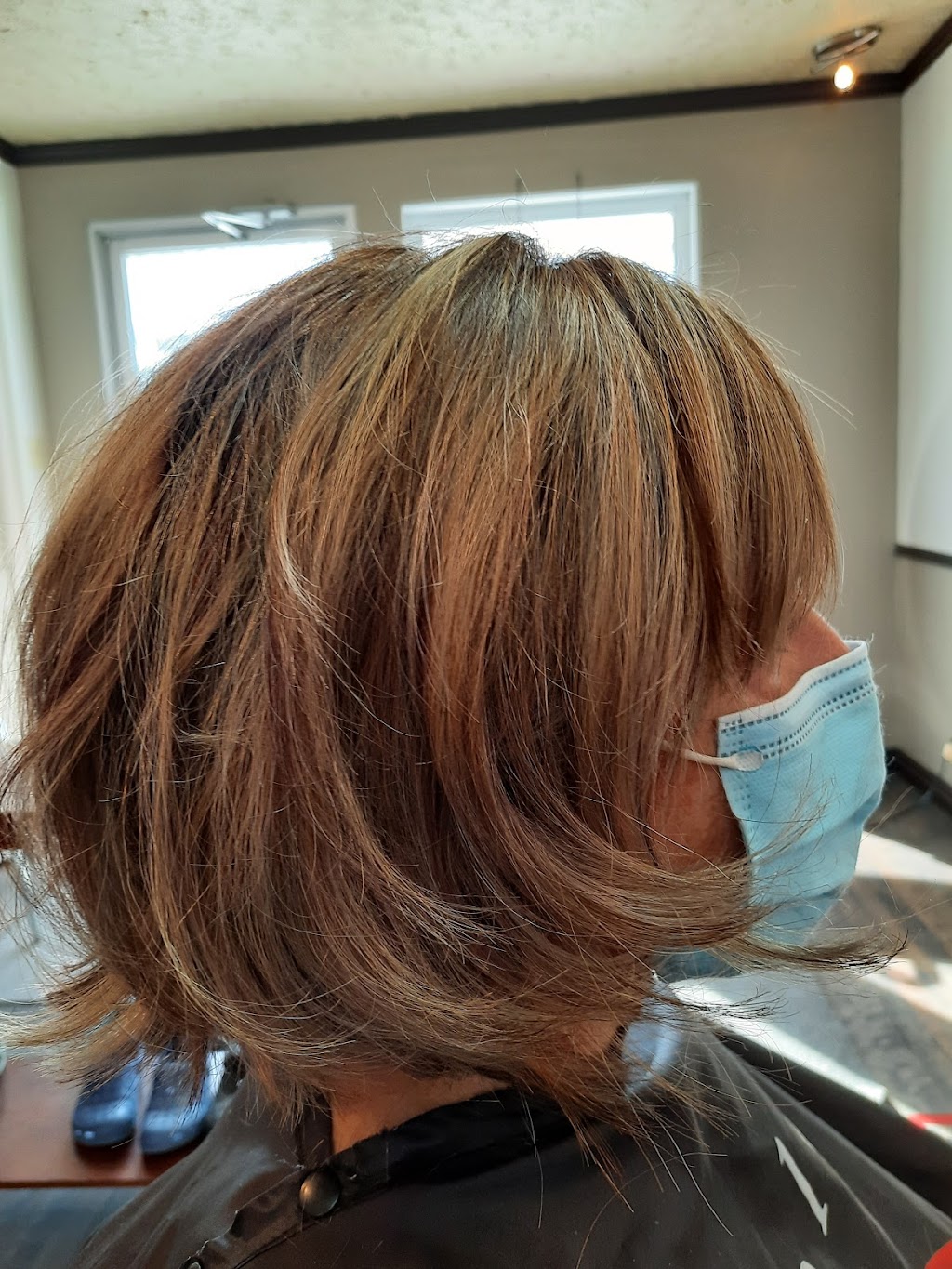 Salon Le Capricorne | 816 Boul. Sainte-Geneviève, Chicoutimi, QC G7G 2E8, Canada | Phone: (418) 696-4000