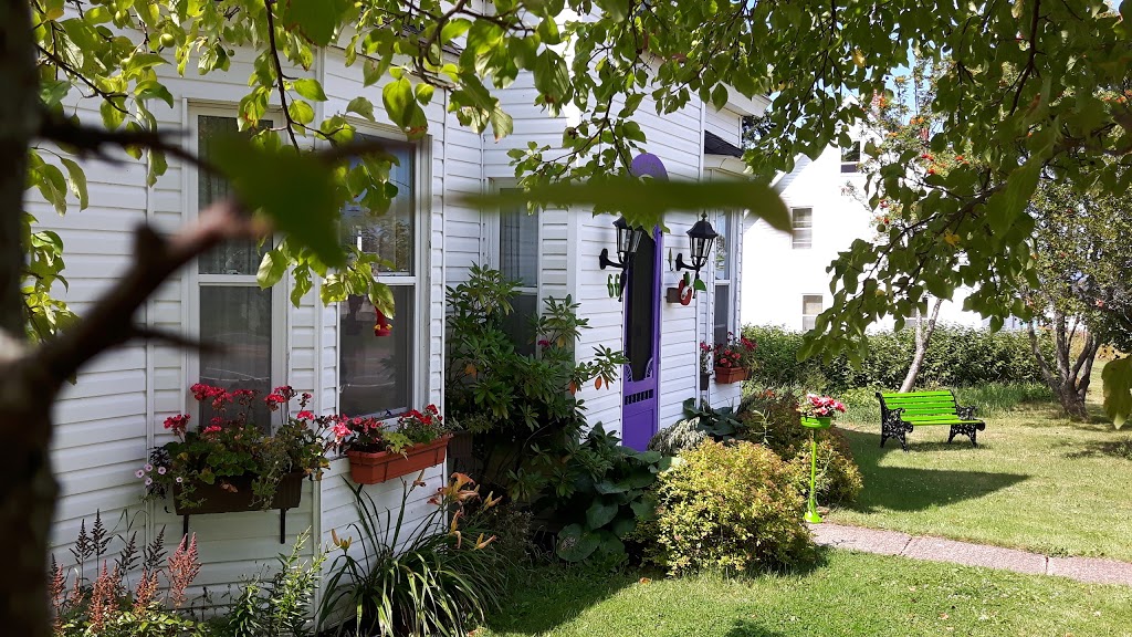 The Crab Apple Inn | 66 NS-242, Joggins, NS B0L 1A0, Canada | Phone: (902) 251-2749