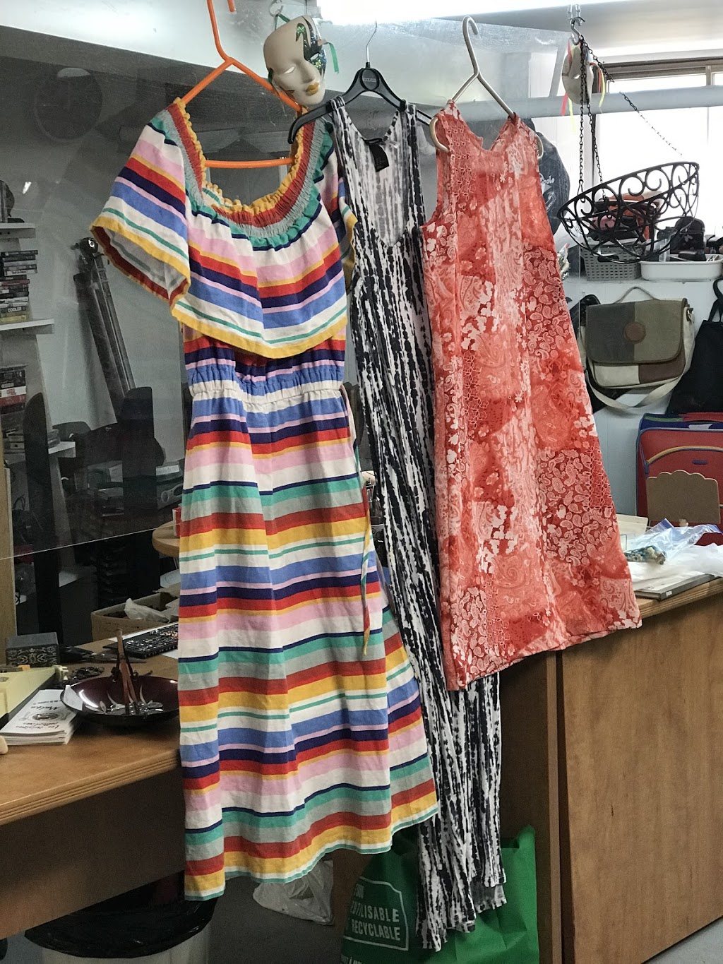 Comptoir Vestimentaire Saint-Jean-de-Matha | 180 Rue Sainte-Louise B, Saint-Jean-de-Matha, QC J0K 2S0, Canada | Phone: (450) 886-1944