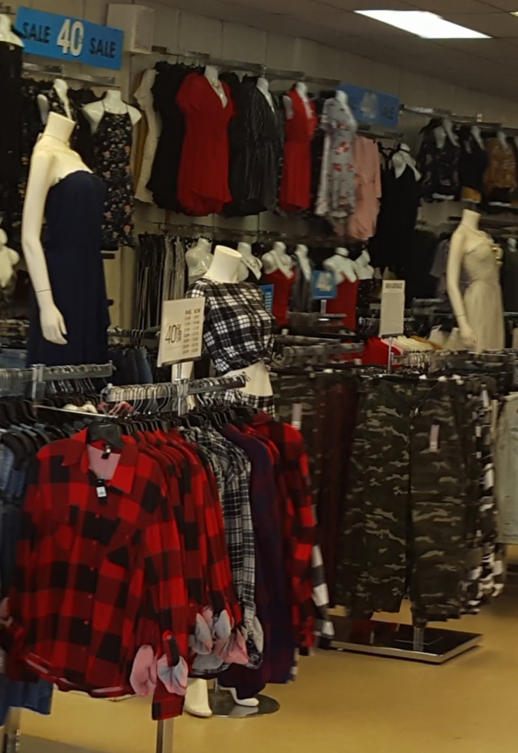 Stitches | 2300 Lawrence Ave E unit 15, Scarborough, ON M1P 2R2, Canada | Phone: (416) 752-7772